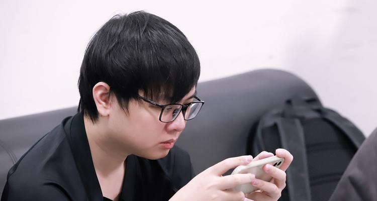 时光老头小丑出装攻略(大招时空之门为你打开全新玩法,成为小丑中的王者)