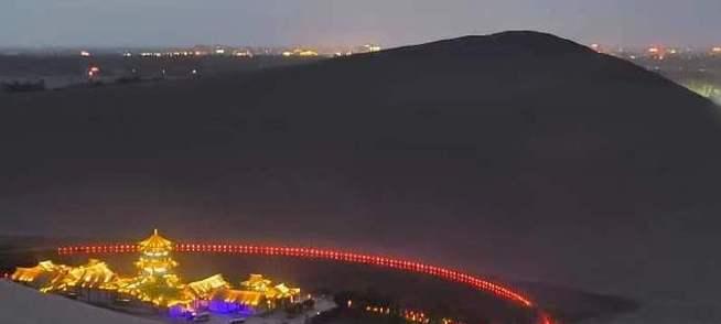 夜幕降临，探寻男男出装攻略（揭秘男男角色在夜幕中的装备策略，让你在游戏中稳稳拿下胜利）